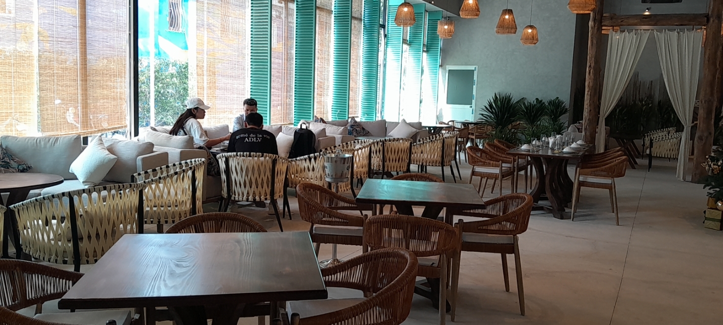khu máy lạnh tại lalalaland
